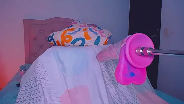 Snapshot of Ariss-hot chatting on November 2025 11:26:01 PM Ariss-hot online show from November 2025 11:26:01 PM