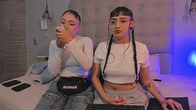 Snapshot of Zowi_Hottiee chatting on January 2025 09:12:01 PM Zowi Hottiee online show from January 2025 09:12:01 PM