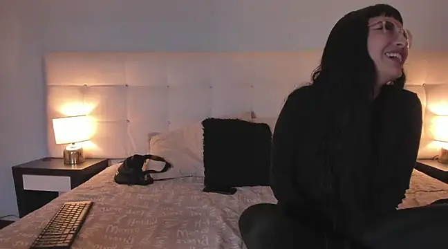 Snapshot of Zowi_Hottiee chatting on February 2025 03:08:02 AM Zowi Hottiee online show from February 2025 03:08:02 AM