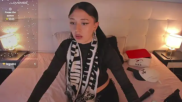 Snapshot of Zowi_Hottiee chatting on February 2025 05:20:01 AM Zowi Hottiee online show from February 2025 05:20:01 AM