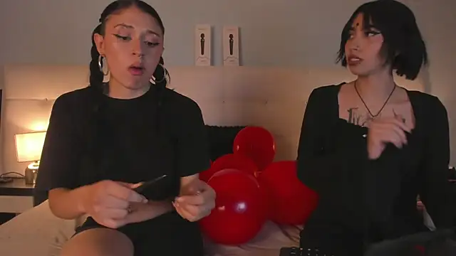 Snapshot of Zowi_Hottiee chatting on February 2025 05:16:01 AM Zowi Hottiee online show from February 2025 05:16:01 AM