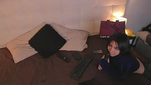 Snapshot of Zowi_Hottiee chatting on February 2025 06:00:01 AM Zowi Hottiee online show from February 2025 06:00:01 AM