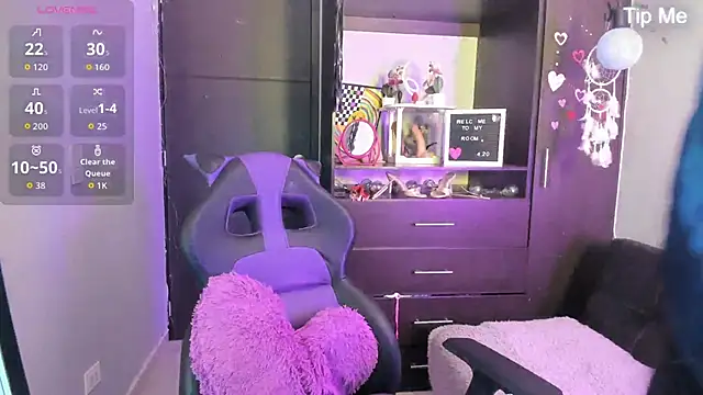 Emilytafur online show from October 2025 08:08:01 PM