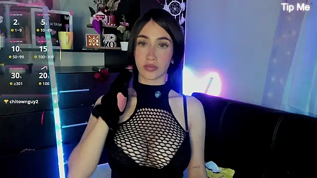 Snapshot of Emilytafur chatting on February 2026 09:33:01 PM Emilytafur online show from February 2026 09:33:01 PM