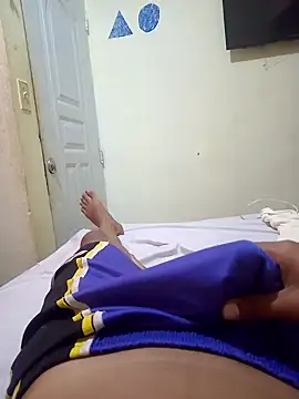 Jeanfamoso online show from October 2025 02:48:02 AM