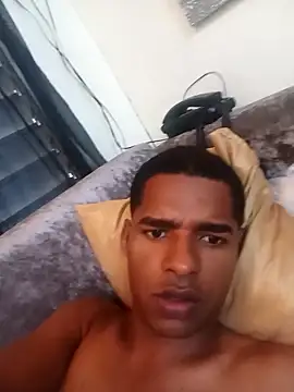 Jeanfamoso online show from October 2025 01:23:01 PM