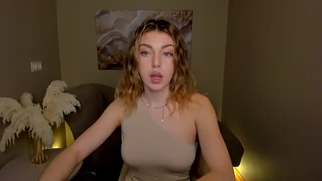 MollyMeltorr online show from October 2025 01:05:02 AM