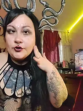 Snapshot of l1la_Rav3n chatting on October 2025 02:01:02 AM l1la Rav3n online show from October 2025 02:01:02 AM