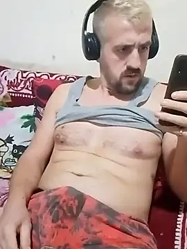 Snapshot of GrofLicno chatting on December 2024 07:18:02 PM GrofLicno online show from December 2024 07:18:02 PM