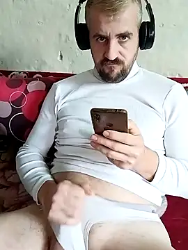 Snapshot of GrofLicno chatting on January 2025 12:21:01 PM GrofLicno online show from January 2025 12:21:01 PM