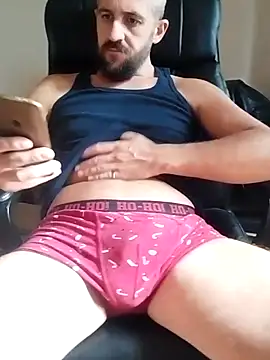 Snapshot of GrofLicno chatting on October 2025 11:41:02 AM GrofLicno online show from October 2025 11:41:02 AM