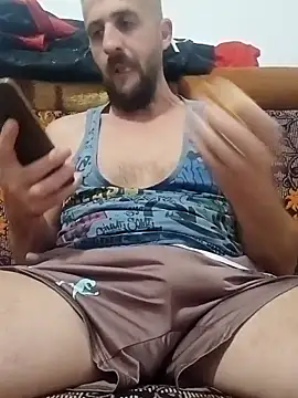 Snapshot of GrofLicno chatting on October 2025 03:40:02 PM GrofLicno online show from October 2025 03:40:02 PM