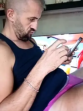 Snapshot of GrofLicno chatting on November 2025 11:54:01 AM GrofLicno online show from November 2025 11:54:01 AM