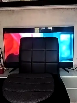 Snapshot of GrofLicno chatting on November 2025 10:52:02 AM GrofLicno online show from November 2025 10:52:02 AM