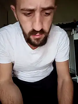 Snapshot of GrofLicno chatting on December 2025 12:14:02 PM GrofLicno online show from December 2025 12:14:02 PM