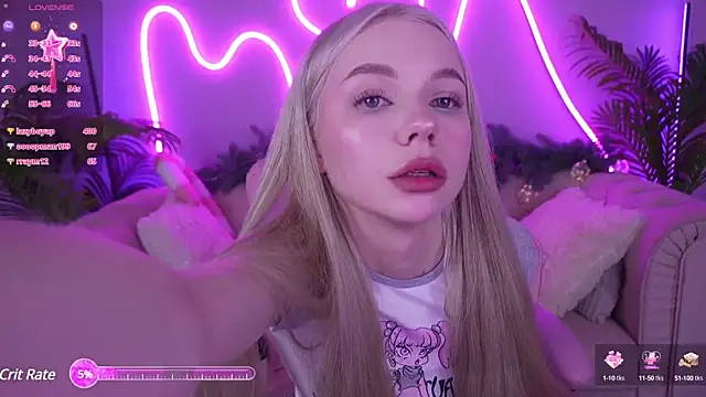 Snapshot of EviStar chatting on December 2024 11:40:01 AM EviStar online show from December 2024 11:40:01 AM