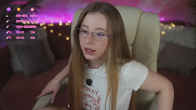 SilverrMoon online show from April 2026 12:58:02 PM