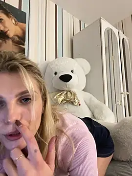 Liya my online show from October 2025 06:18:02 PM