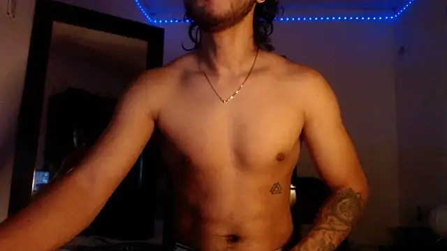 Snapshot of maxximus_100 chatting on January 2025 08:54:01 PM maxximus 100 online show from January 2025 08:54:01 PM