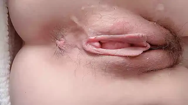 Krismil3 online show from February 2025 09:58:01 PM