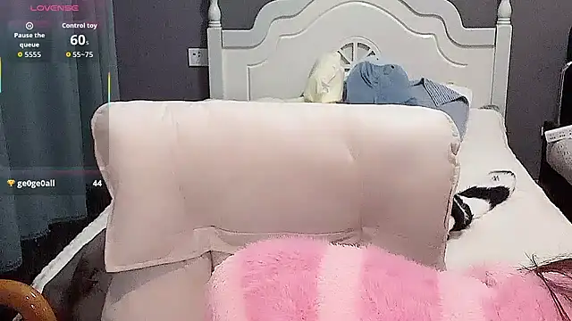 Snapshot of Shenman-88 chatting on December 2025 05:33:02 PM Shenman-88 online show from December 2025 05:33:02 PM