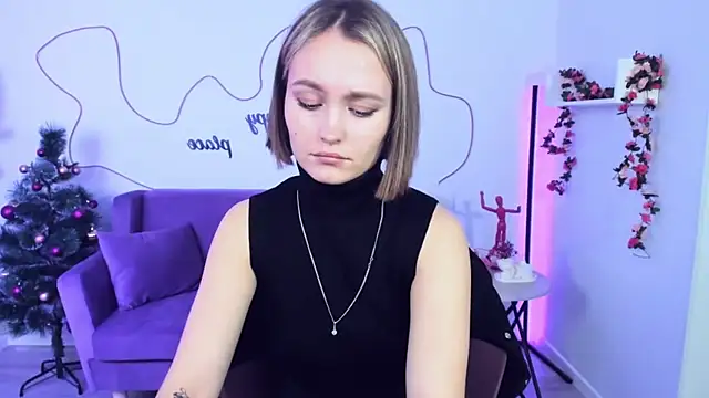 Snapshot of BritnieCute chatting on December 2024 05:26:01 AM BritnieCute online show from December 2024 05:26:01 AM