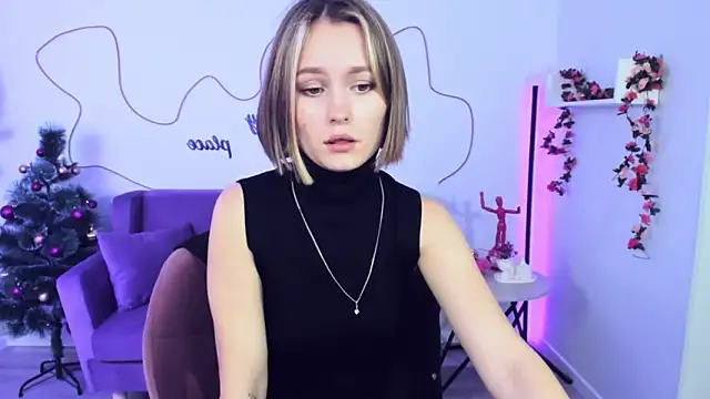 Snapshot of BritnieCute chatting on December 2024 08:31:02 AM BritnieCute online show from December 2024 08:31:02 AM