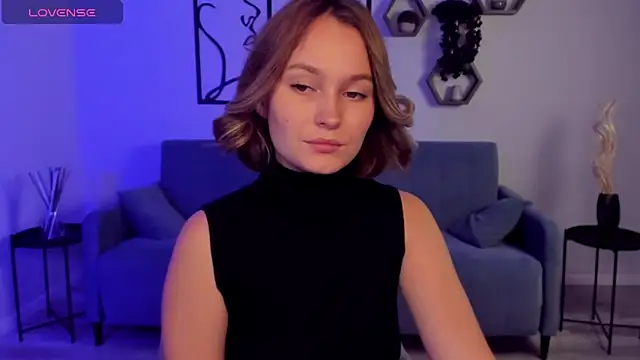 Snapshot of BritnieCute chatting on October 2025 04:53:02 AM BritnieCute online show from October 2025 04:53:02 AM