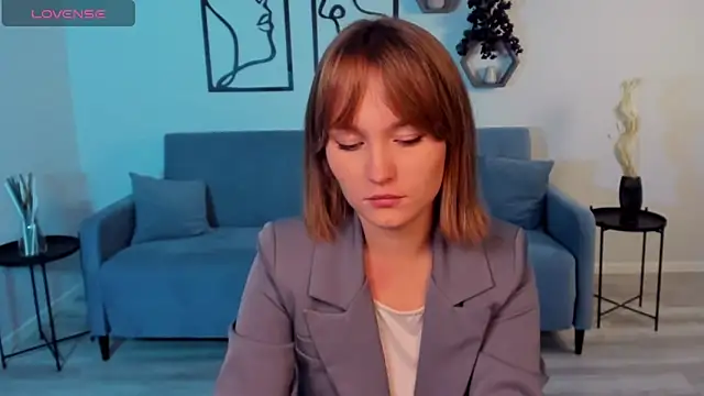 Snapshot of BritnieCute chatting on October 2025 05:19:01 AM BritnieCute online show from October 2025 05:19:01 AM