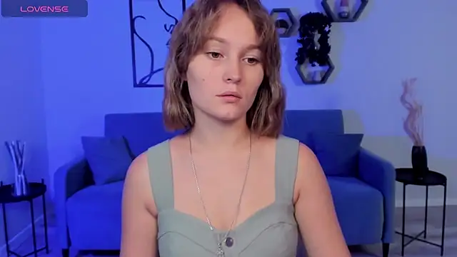 Snapshot of BritnieCute chatting on October 2025 06:59:01 AM BritnieCute online show from October 2025 06:59:01 AM