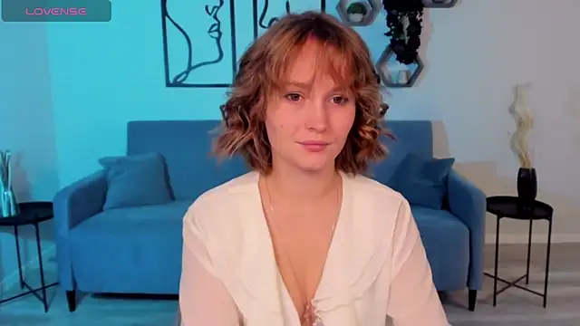 Snapshot of BritnieCute chatting on November 2025 05:06:01 AM BritnieCute online show from November 2025 05:06:01 AM