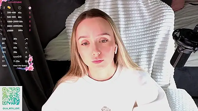 HollisBeckett online show from February 2026 03:05:01 AM