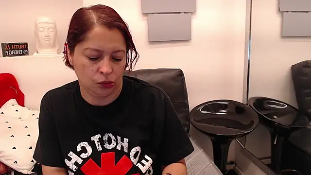 Snapshot of eva_twiss chatting on June 2026 11:33:01 AM eva twiss online show from June 2026 11:33:01 AM