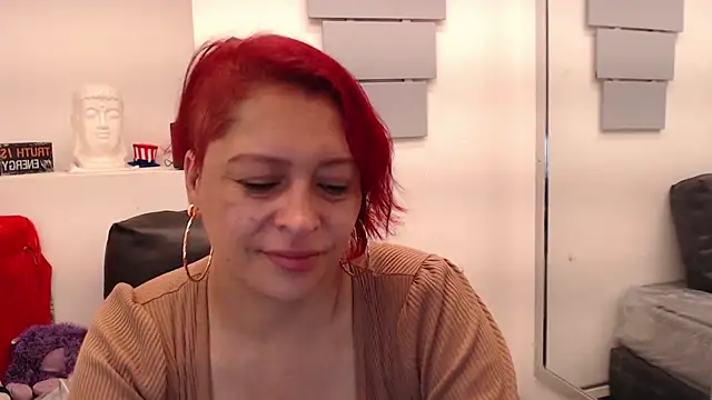 Snapshot of eva_twiss chatting on June 2026 05:01:02 PM eva twiss online show from June 2026 05:01:02 PM