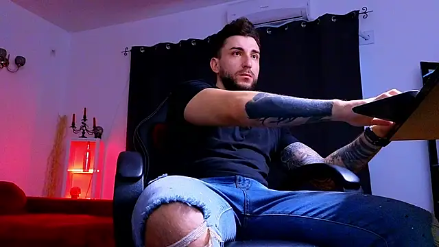 Snapshot of MightyAaron66 chatting on October 2025 05:07:01 AM MightyAaron66 online show from October 2025 05:07:01 AM