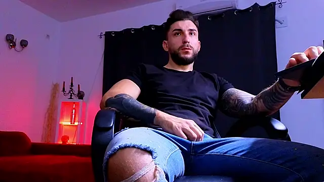 Snapshot of MightyAaron66 chatting on October 2025 03:29:02 AM MightyAaron66 online show from October 2025 03:29:02 AM