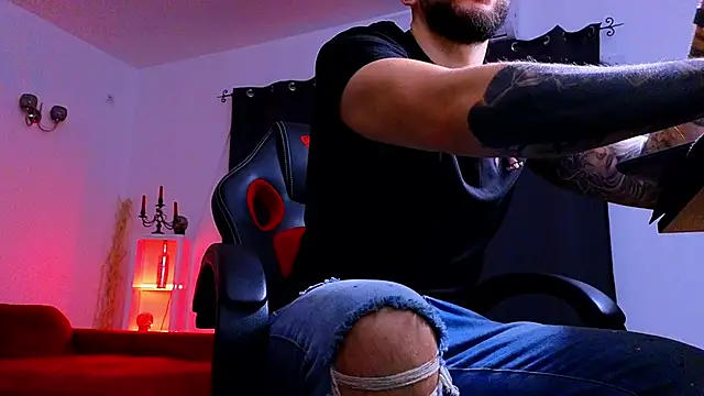 Snapshot of MightyAaron66 chatting on November 2025 03:28:02 AM MightyAaron66 online show from November 2025 03:28:02 AM