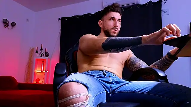 Snapshot of MightyAaron66 chatting on November 2025 03:34:02 PM MightyAaron66 online show from November 2025 03:34:02 PM