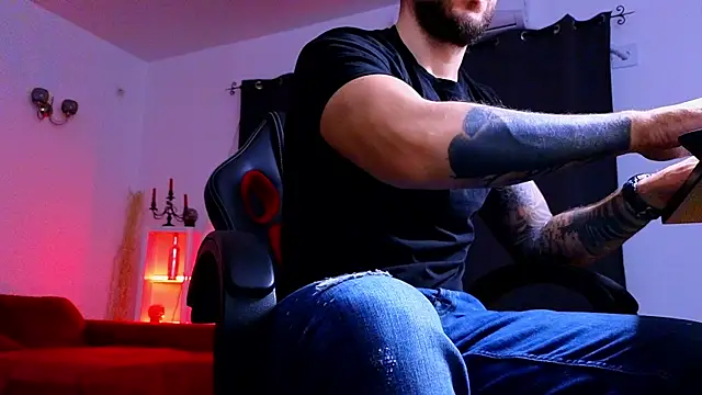 Snapshot of MightyAaron66 chatting on November 2025 04:44:02 AM MightyAaron66 online show from November 2025 04:44:02 AM