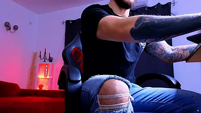 Snapshot of MightyAaron66 chatting on November 2025 05:24:01 AM MightyAaron66 online show from November 2025 05:24:01 AM