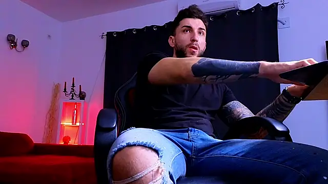 Snapshot of MightyAaron66 chatting on November 2025 04:01:02 AM MightyAaron66 online show from November 2025 04:01:02 AM