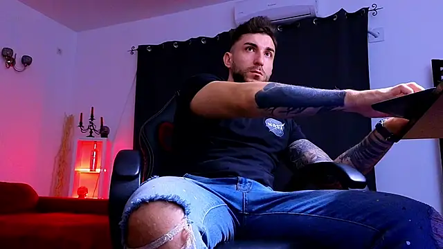 Snapshot of MightyAaron66 chatting on November 2025 03:38:01 AM MightyAaron66 online show from November 2025 03:38:01 AM