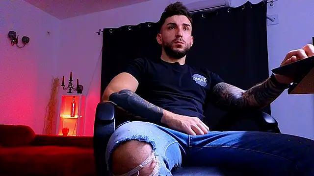 Snapshot of MightyAaron66 chatting on November 2025 03:49:02 AM MightyAaron66 online show from November 2025 03:49:02 AM