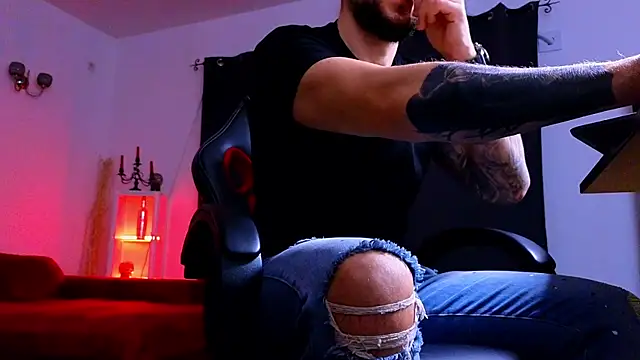 Snapshot of MightyAaron66 chatting on November 2025 04:12:02 AM MightyAaron66 online show from November 2025 04:12:02 AM