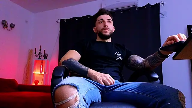 Snapshot of MightyAaron66 chatting on November 2025 04:47:01 AM MightyAaron66 online show from November 2025 04:47:01 AM