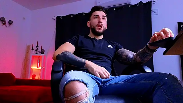 Snapshot of MightyAaron66 chatting on November 2025 04:49:01 AM MightyAaron66 online show from November 2025 04:49:01 AM