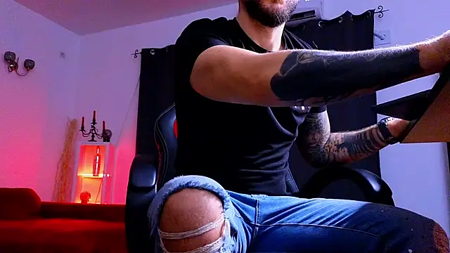 Snapshot of MightyAaron66 chatting on December 2025 03:58:02 AM MightyAaron66 online show from December 2025 03:58:02 AM