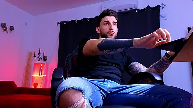 Snapshot of MightyAaron66 chatting on December 2025 03:49:02 AM MightyAaron66 online show from December 2025 03:49:02 AM