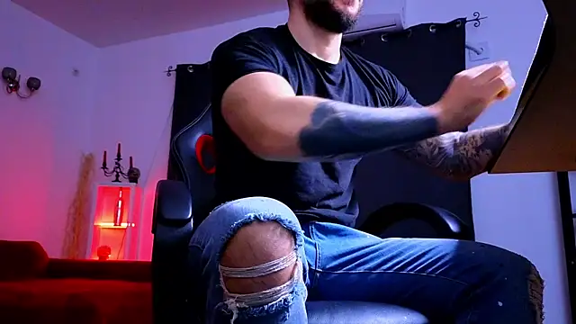 Snapshot of MightyAaron66 chatting on December 2025 05:01:02 AM MightyAaron66 online show from December 2025 05:01:02 AM