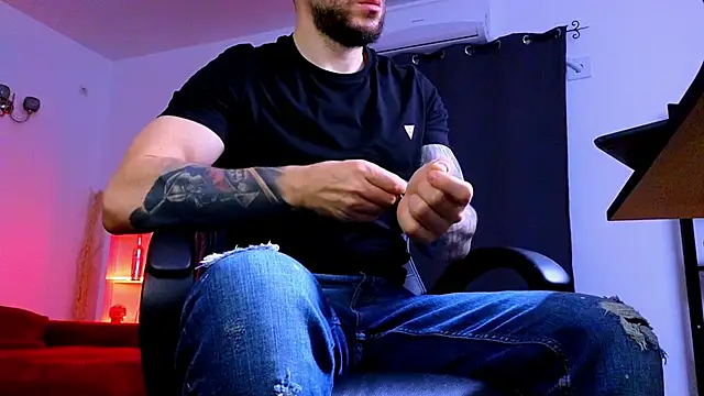 MightyAaron66 online show from April 2026 02:20:02 AM